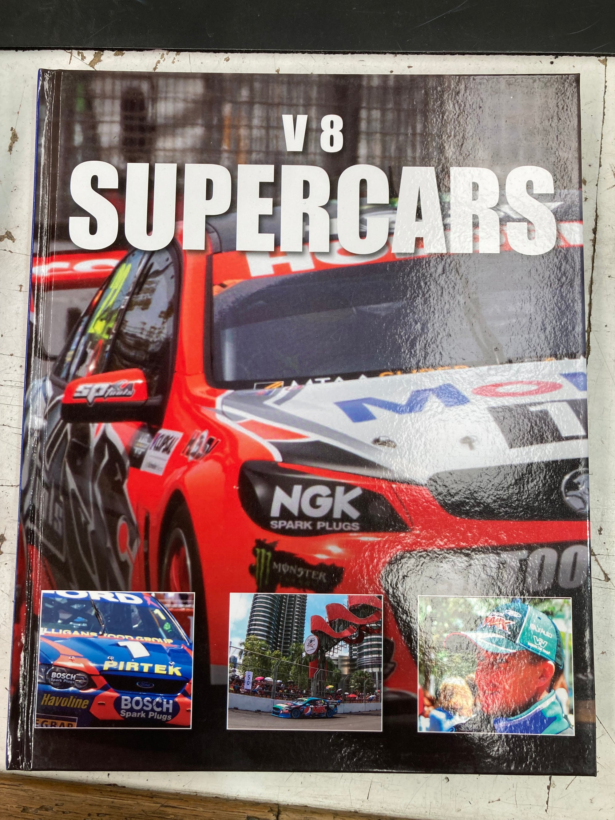 V8 SuperCars Book