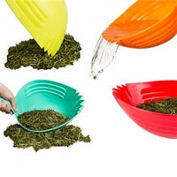 Skups Feed Scoop With Teeth - Aqua Blue